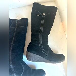 Rocker Black Suede Sheepskin Lined Wedge Boots‎ 8